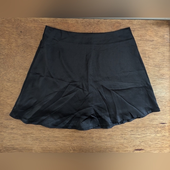 Chic Black Mini Flare Skirt - Picture 5 of 5